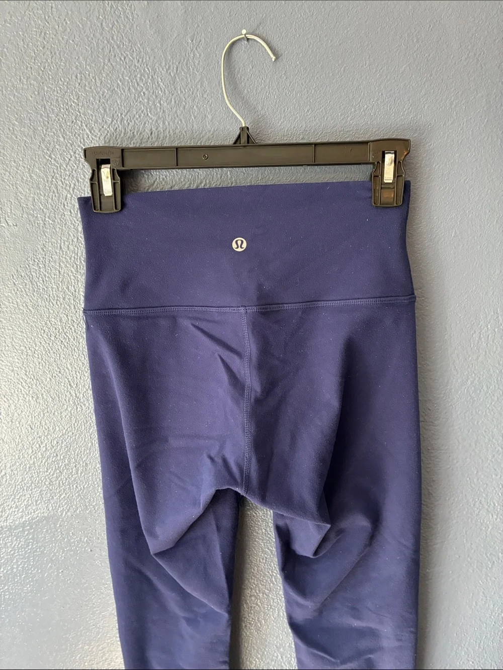 Lululemon High-Waisted Navy Athletic Leggings Size 4